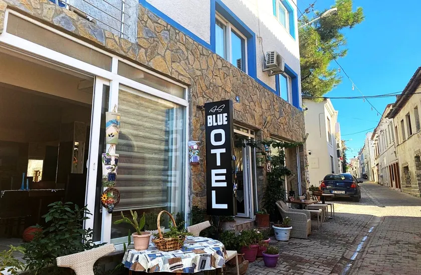 Blue Otel - Image 1