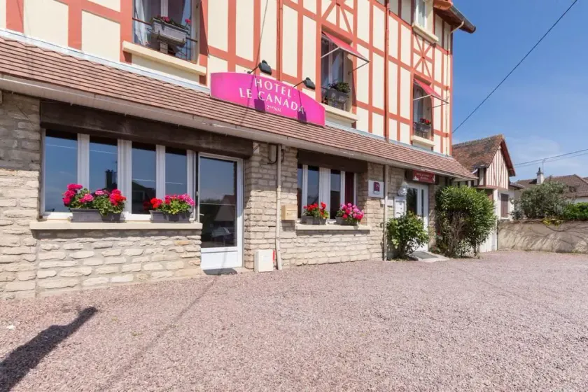 Hôtel Le Canada Hermanville-sur-Mer - Image 1