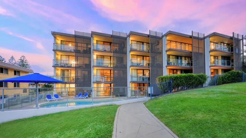Merrima Court Holidays - Image 1