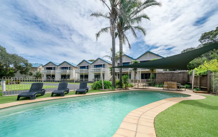 Boathouse Resort Studios and Suites - Image 1