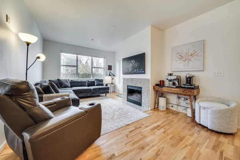Condo 6 Mi to Lumen Field & Dtwn Seattle! - Image 1
