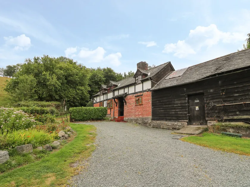 Caerau Farm House - Image 1