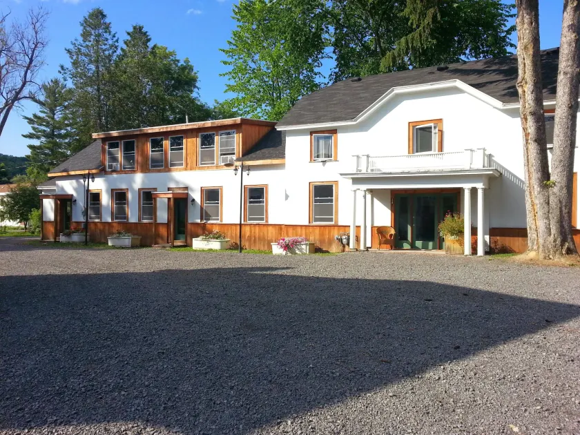 Townhouse Hotel - Image 1