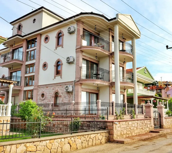 Stone Hill Otel - Image 1