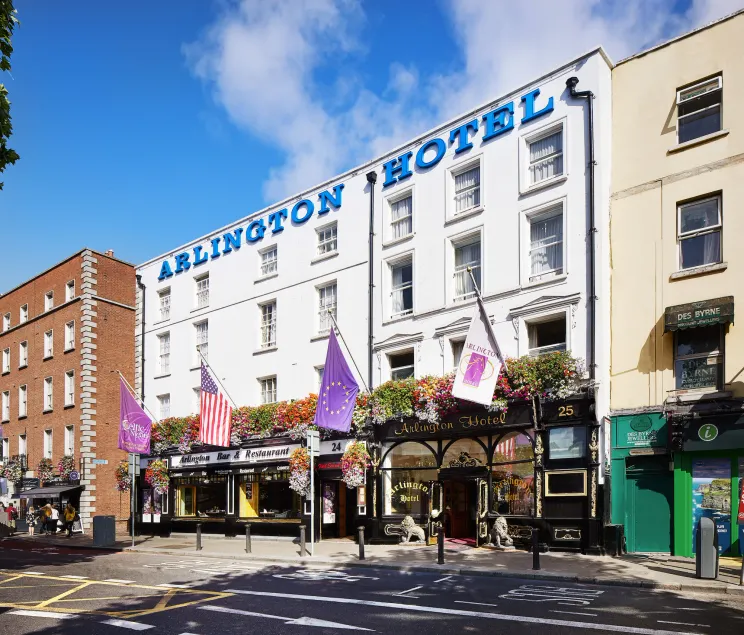 Arlington Hotel O'Connell Bridge - Image 1