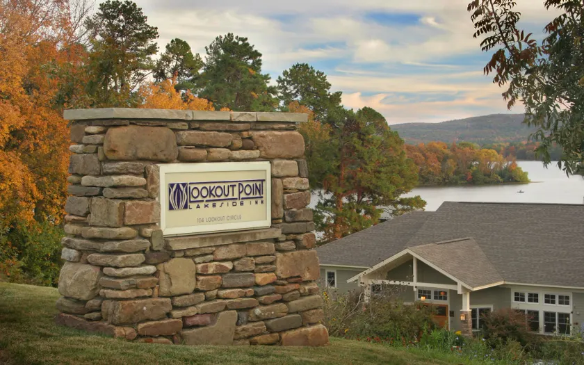 Lookout Point Lakeside Inn - Image 1