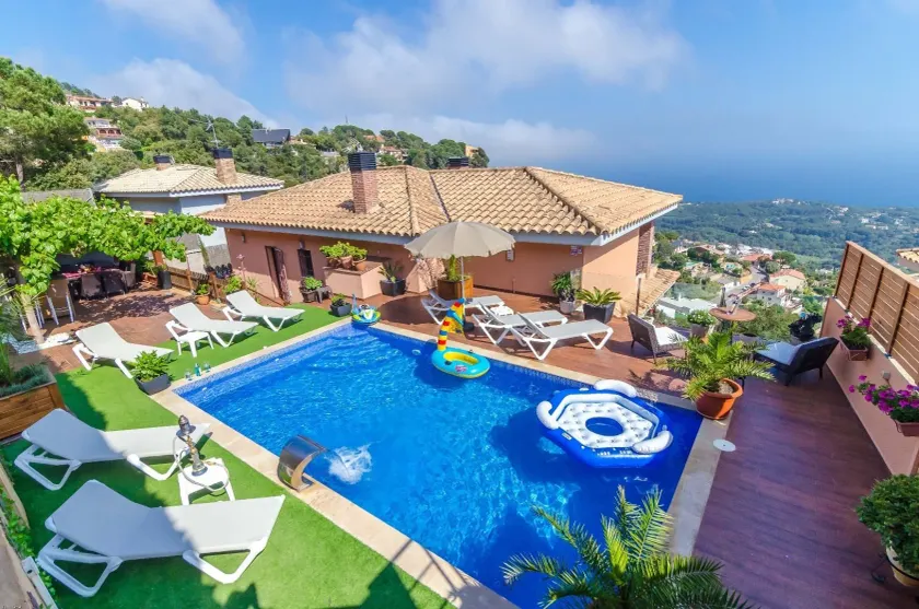 Casa Roca Grossa. Lago Lloret, piscina climatizada e hidromasaje - Image 1