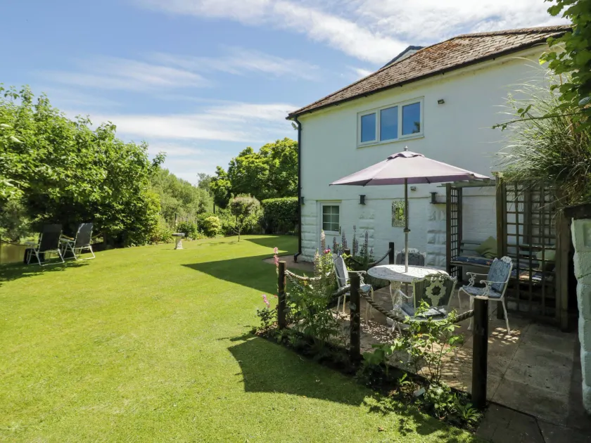 Severn Bank Lodge - Image 1