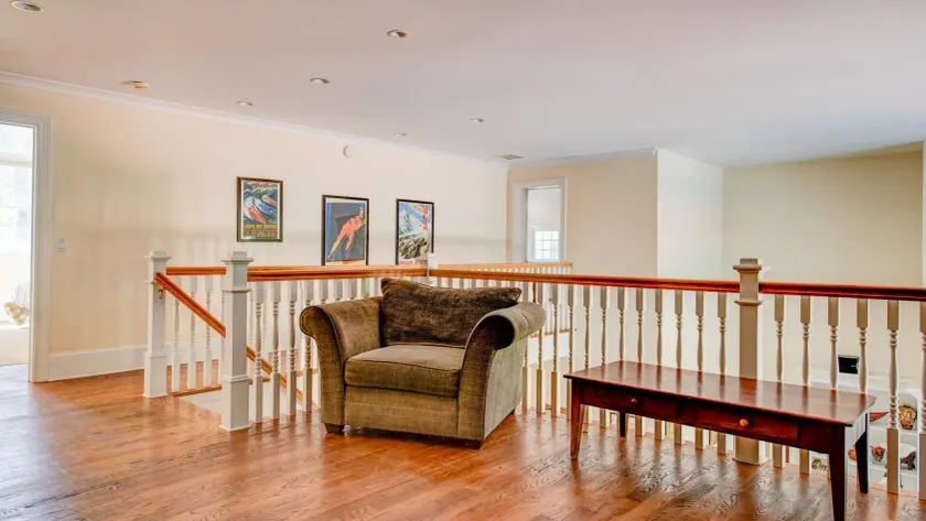 Traditional East Hampton Estate - Image 1