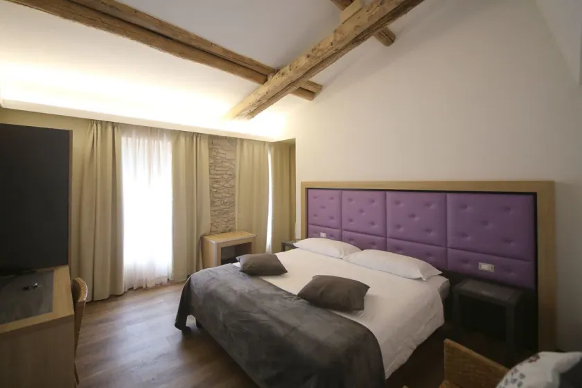 Hotel Corona - Image 1