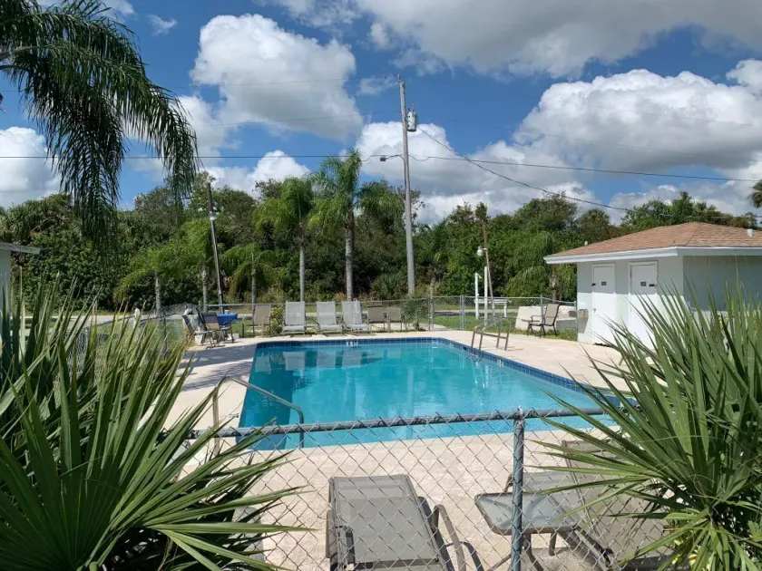 Sebastian Gardens Inn & Suites - Image 1