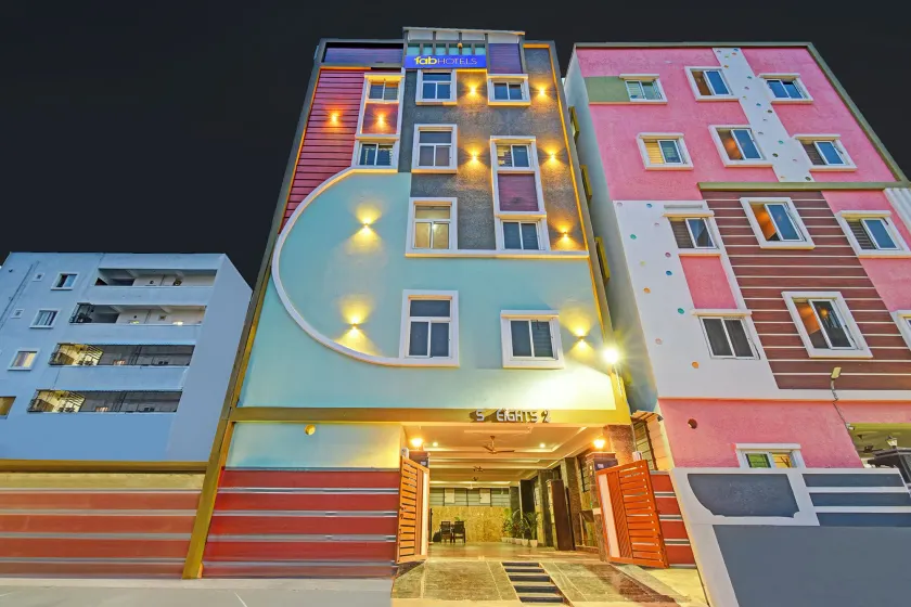 Fabhotel Pvr - Image 1