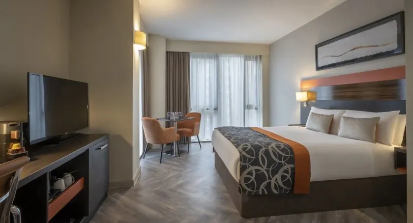 Clayton Hotel Cardiff - Image 1