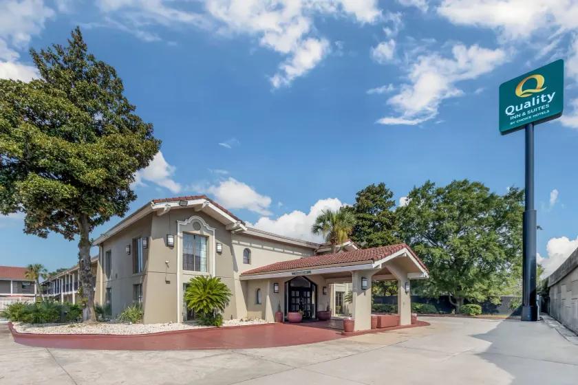 Quality Inn & Suites North Charleston - Ashley Phosphate - Image 1