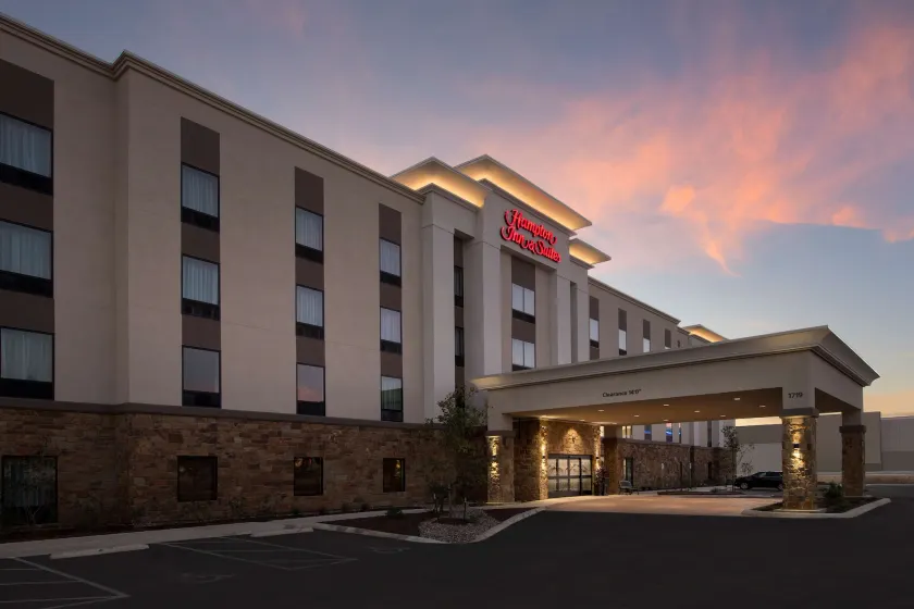 Hampton Inn & Suites San Antonio Lackland AFB SeaWorld - Image 1