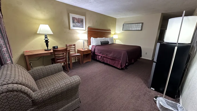 Economy Inn - Image 1