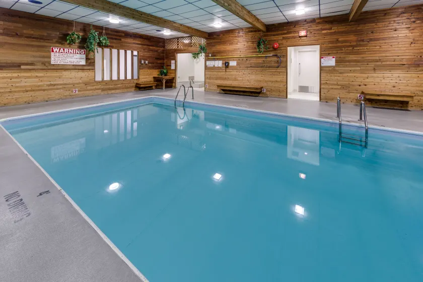 Heritage Inn Hotel & Convention Centre - Cranbrook - Image 1
