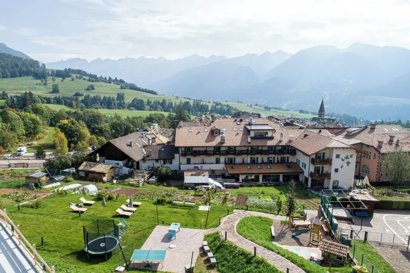 Hotel Alpino - Image 1