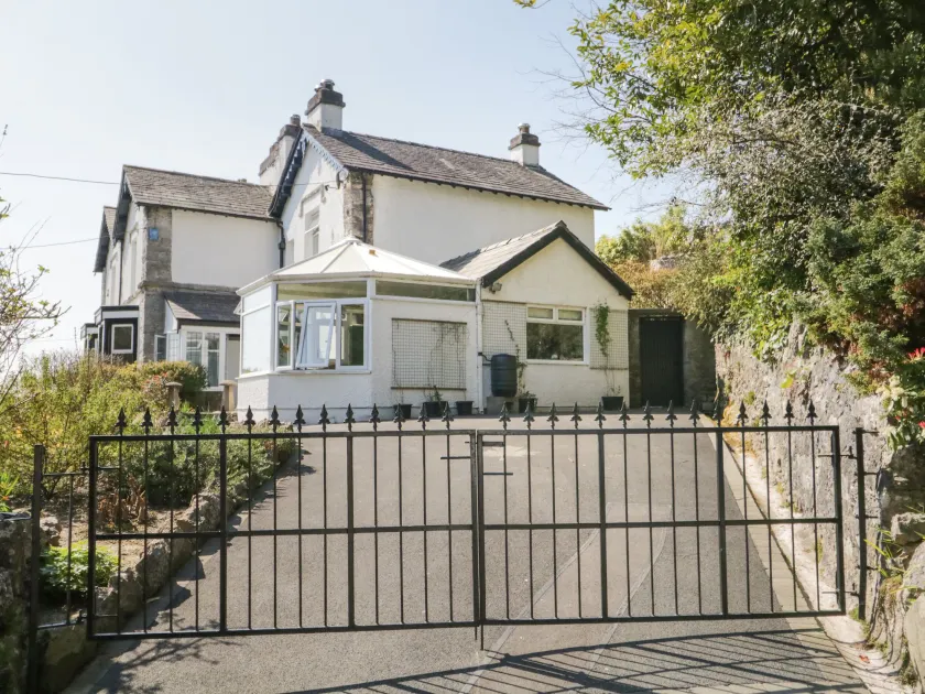 Yewbarrow Cottage - Image 1