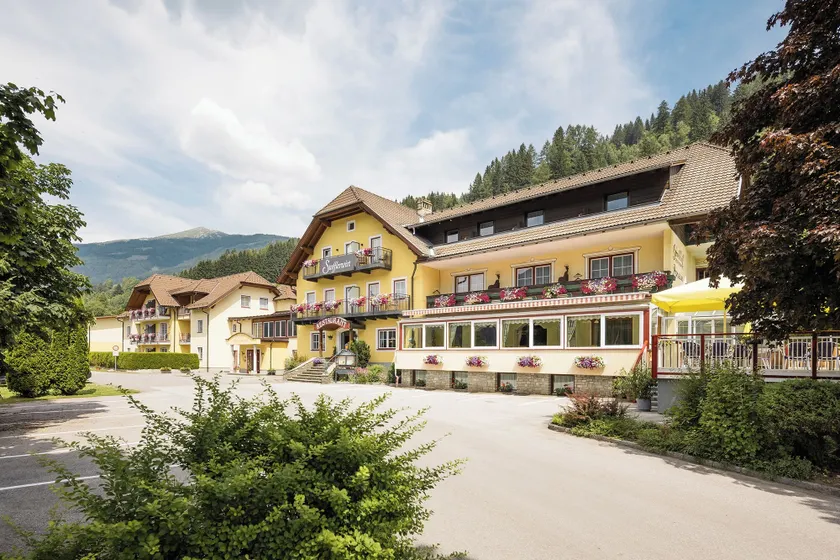 Landhotel Stofflerwirt - Image 1
