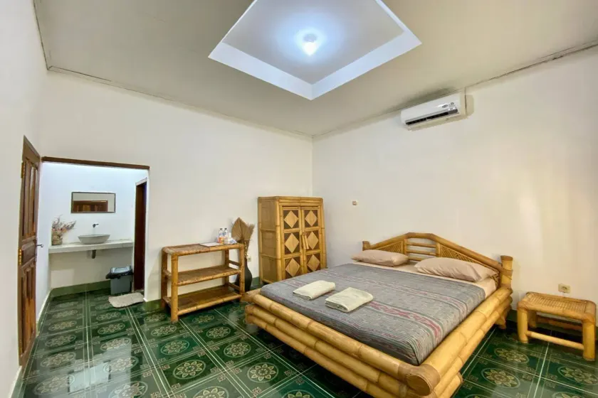 Duyung Rooms & Resto Gerupuk - Image 1