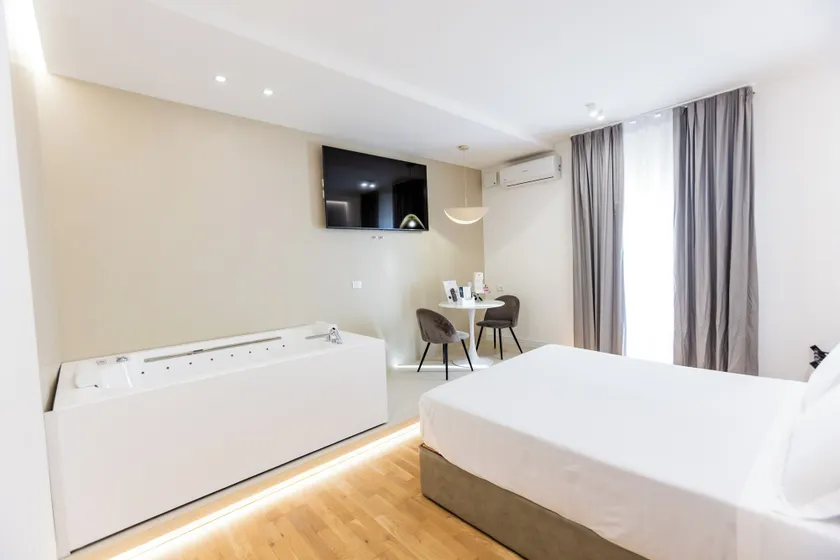 Centoquindici Rooms & Suite - Image 1