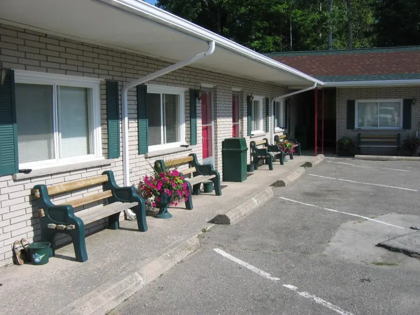Mozaik Motel - Image 1