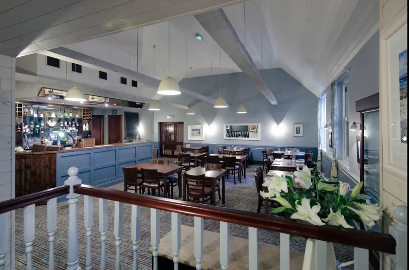 Red House Hotel - Image 1