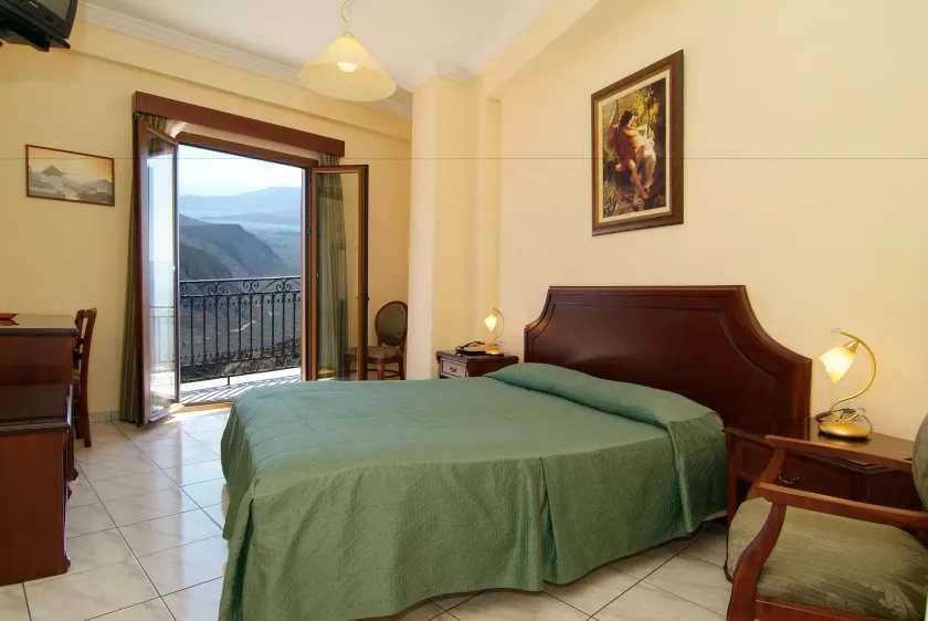Hermes Delphi Hotel - Image 1
