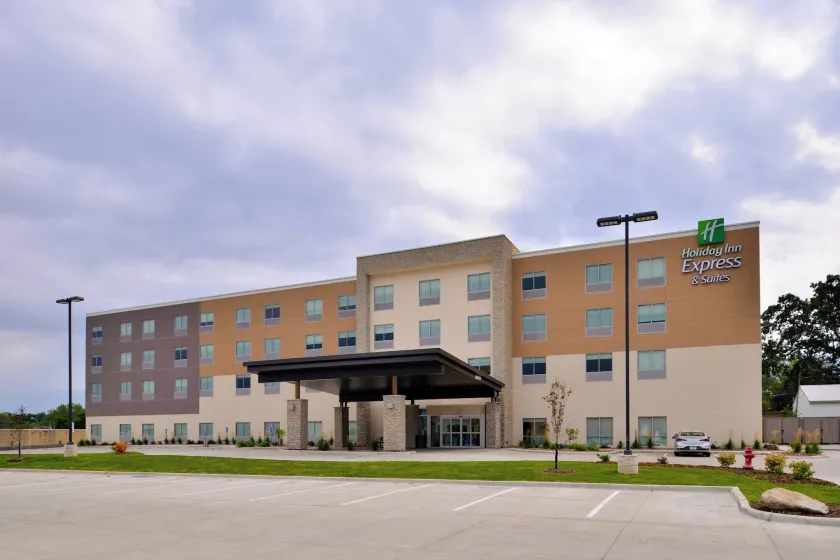 Holiday Inn Express & Suites - Ottumwa by IHG - Image 1