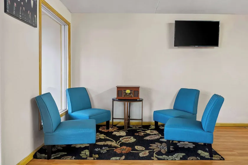 Signature Inn Danville - Lobby