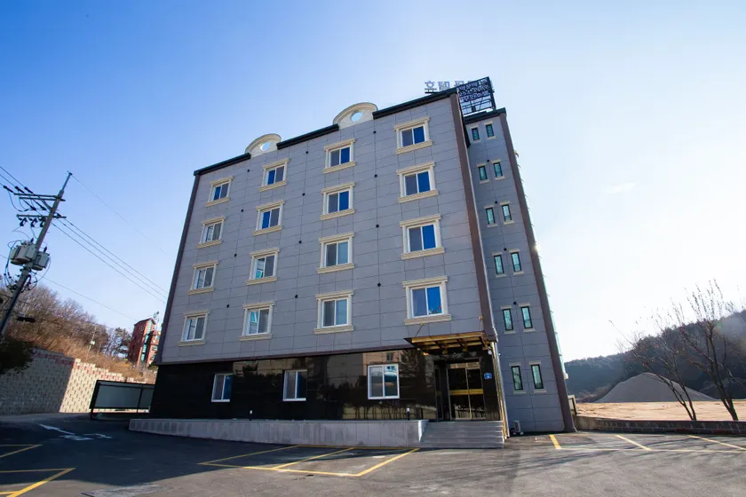Hotel gongjicheon 2 - Image 1
