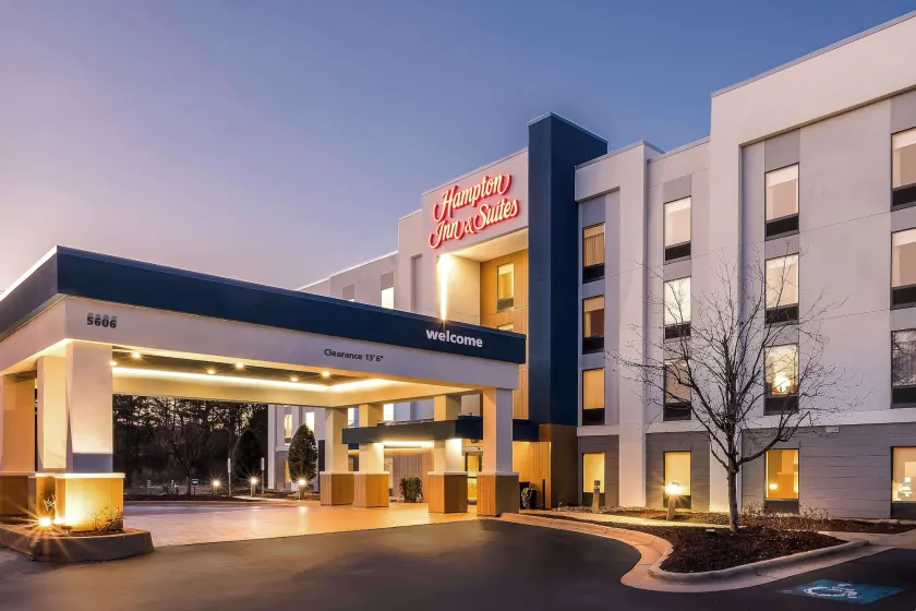 Hampton Inn & Suites Wilson I-95 - Image 1