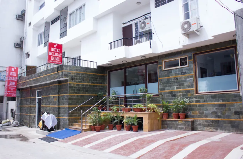 Hotel Holiday Home - Image 1