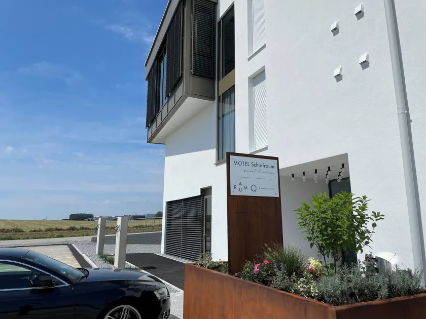 Motel Schlafraum Weng-Dein smartes Hotel-contactless check-In - Image 1