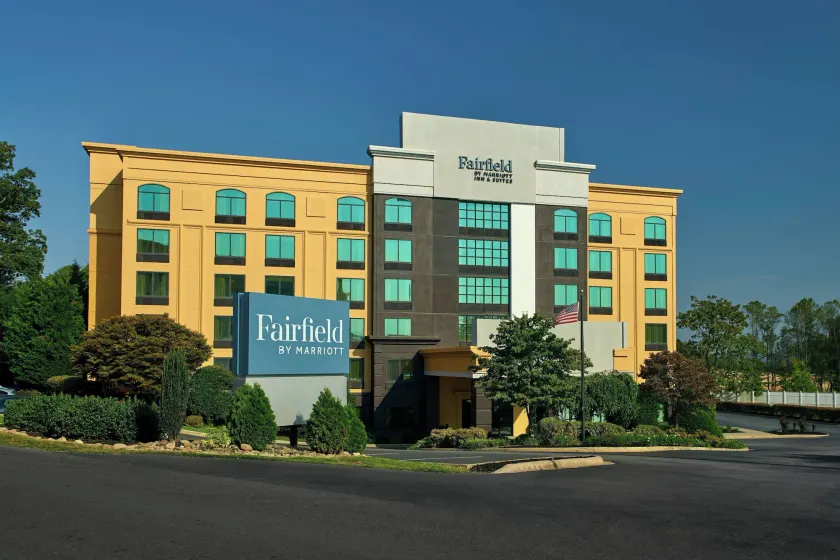 Fairfield by Marriott Inn & Suites Asheville Outlets - Image 1