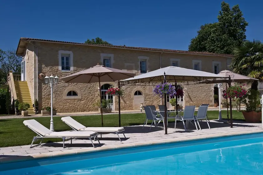 Hôtel la Tour Perrier - Image 1