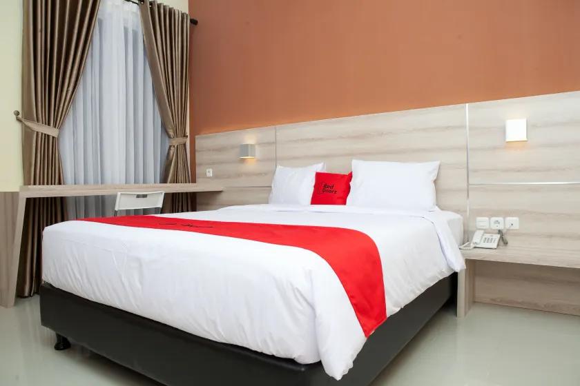 RedDoorz Plus near Pasundan University - Image 1