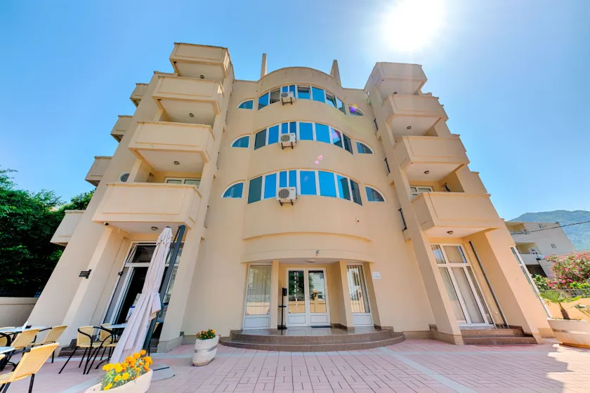 Hotel Dana - Image 1