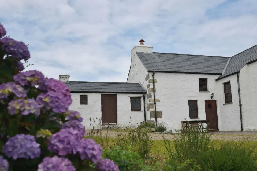 Panteurig Cottage - Image 1