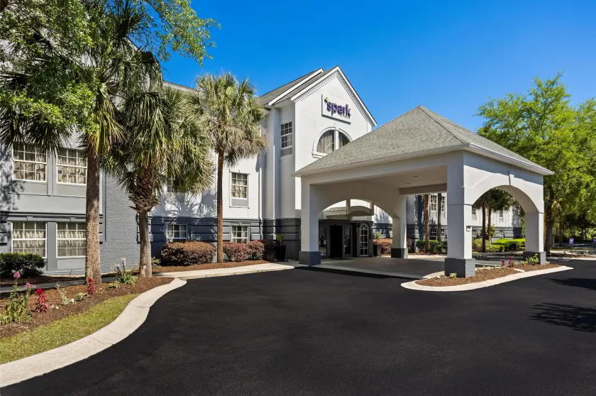 Spark by Hilton Bluffton Hilton Head Island - Image 1