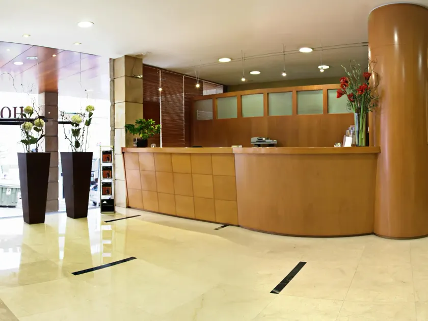 Hotel Sercotel Tres Luces - Reception