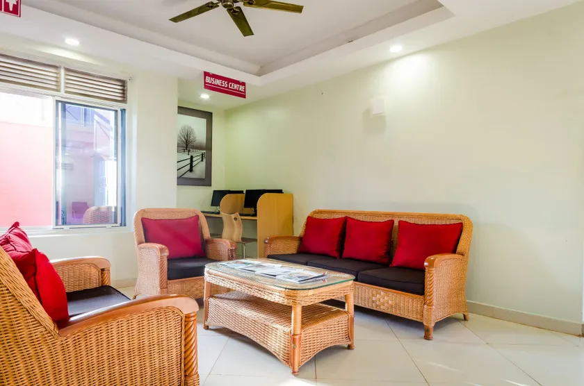 Nyumbani Hotel - Coin salon dans le hall