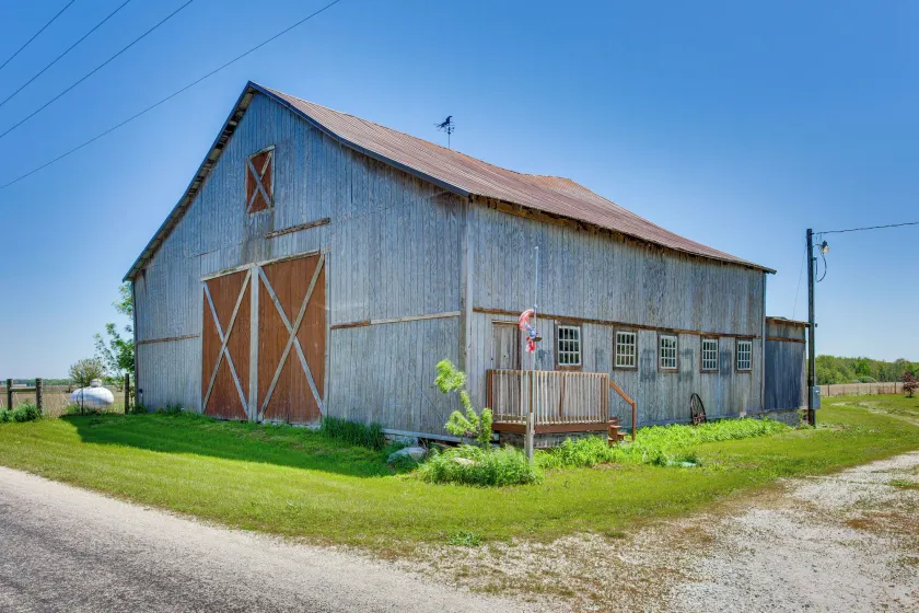 Historic Barn/lodge and 3 More - 2 Mi From Town - Image 1