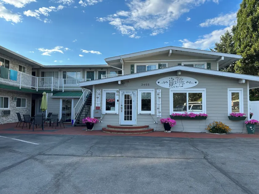 Empire Motel - Image 1