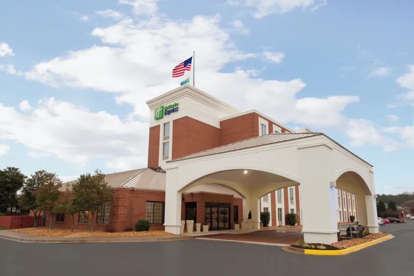Holiday Inn Express Fredericksburg Southpoint by IHG - Image 1