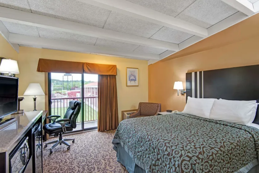 Days Inn by Wyndham Washington - Image 1