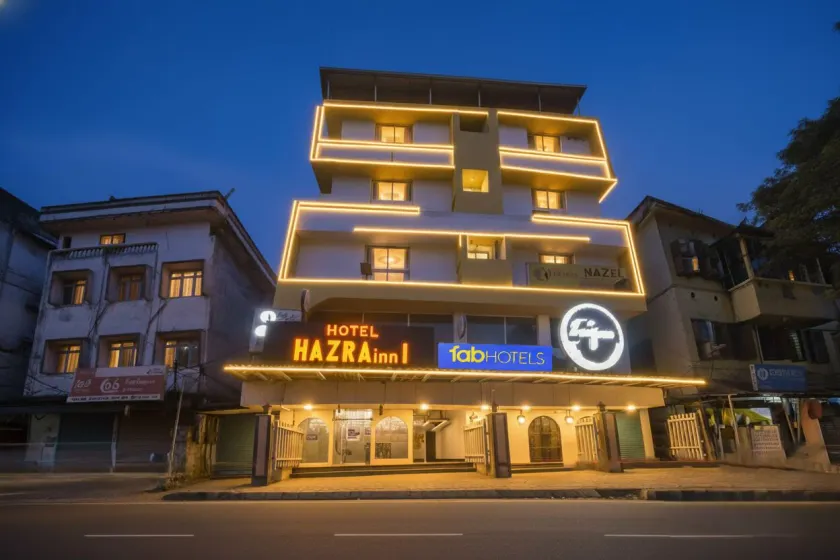Fabhotel Grand Hazra Inn - Image 1
