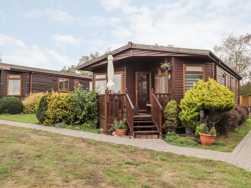 4 Country View Park - Image 1