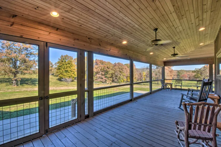 Clarkesville Ranch Cabin w/ Screened-In Porch! - Interiör